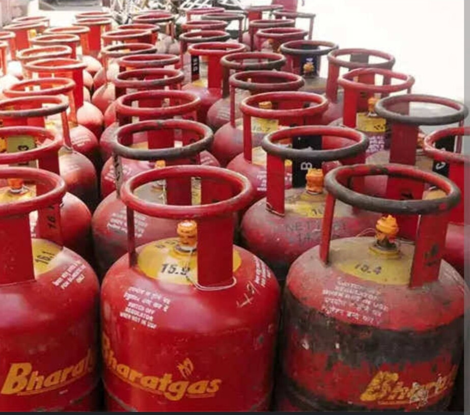 Oil Companies Reduce Price Of 19 Kg Commercial And 5 Kg FTL Cylinders