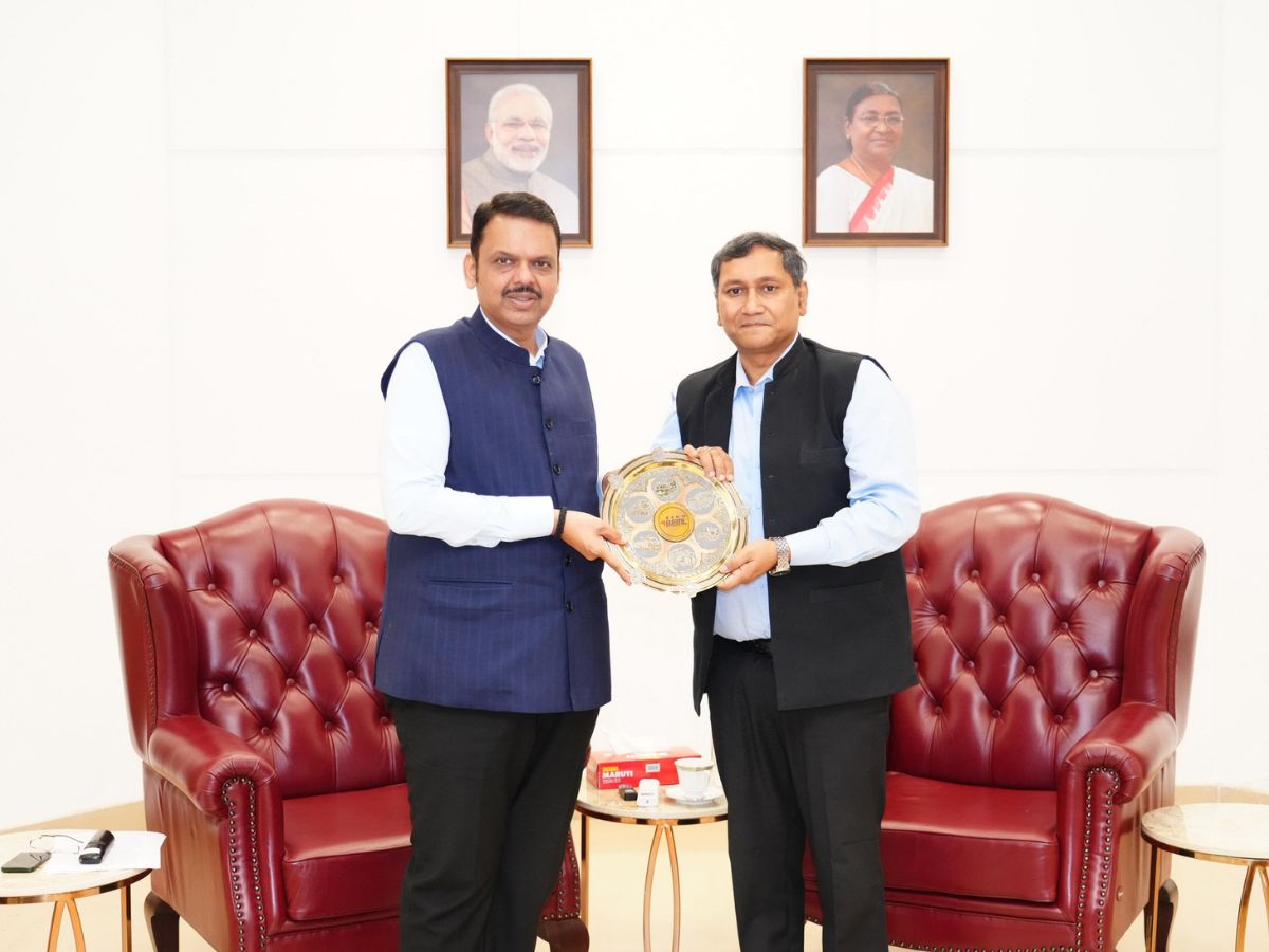 Maharashtra CM lauds BEML's role in Infrastructure and innovation