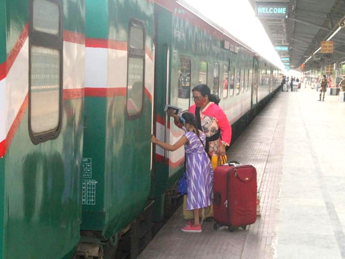 Railways resume train services between India & Bangladesh after 2 years