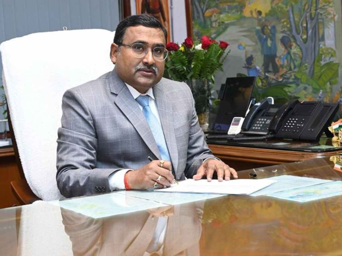 Manish Kumar Director (Personnel) assumes additional charge of CMD NCL