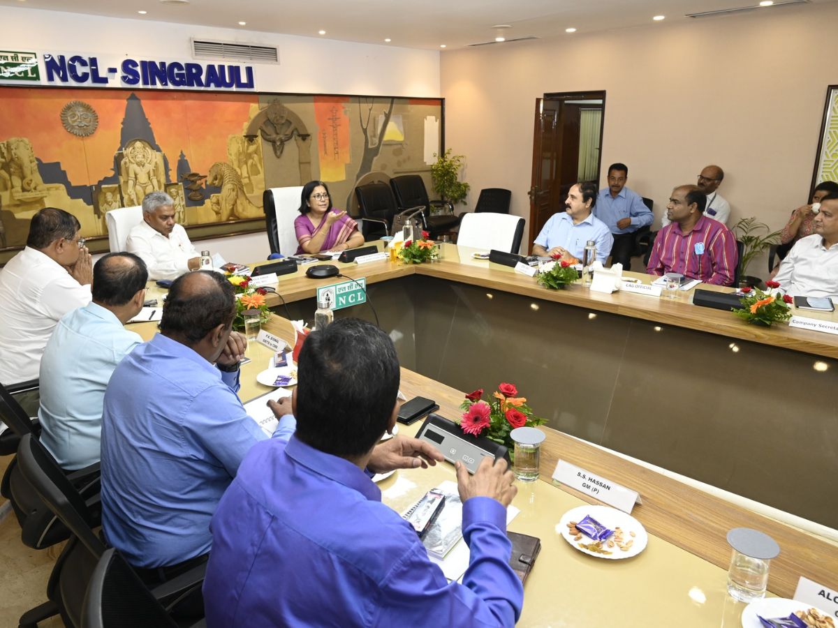 Ms. Mausumi Ray Bhattacharyya, DG, Audit (Coal) interacts with CMD, FDs at NCL HQ