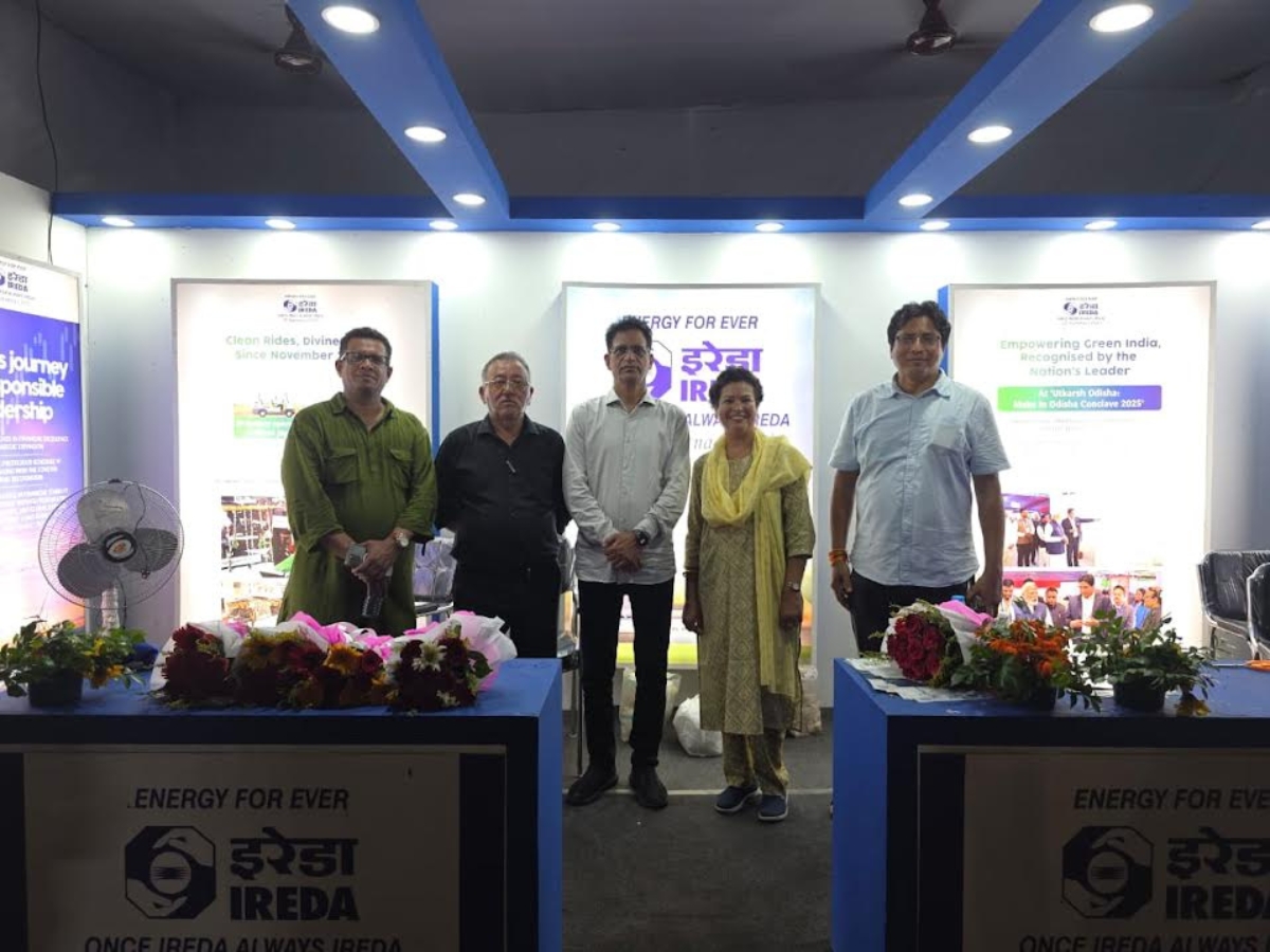 IREDA Offers Bhojan and Jal Seva to Rath Yatra Devotees CMD Visits Stall