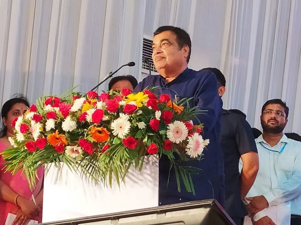 Gadkari inaugurates & lays foundation stone of 2 NH projects in Maharashtra