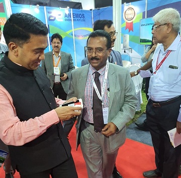 Shri P.Udayakumar Director NSIC interacting with Shri Pramod Sawant