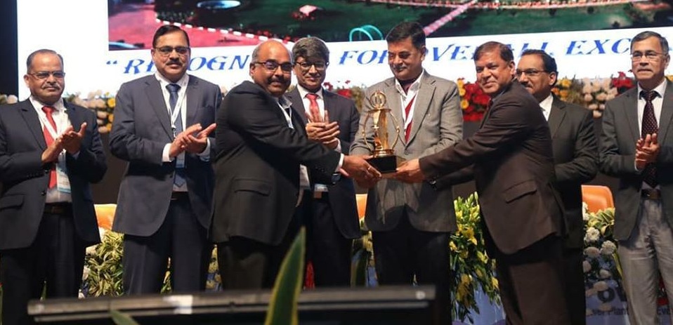 Shri R K Singh presented business excellence awards