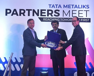 Tata Metaliks honours IndianOil with Best Service Provider Award