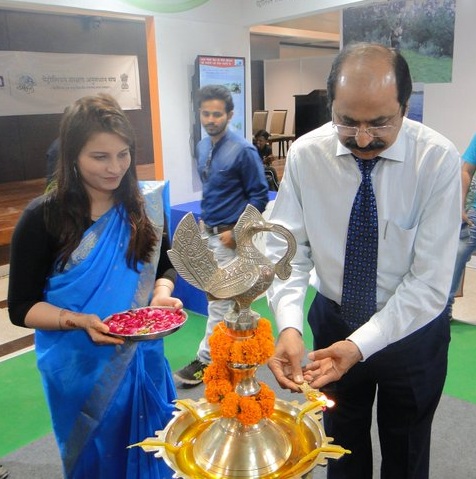 Shri R K Ahuja ED inaugurate PCRA stall at the AGROWORLD 2019