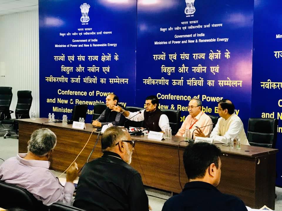 Shri Raj K Singh addressing the media at the Press Conference in Narmada City