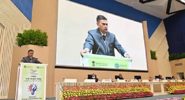 Power minister credits BEE on saving 300 MT of CO2 through various schemes