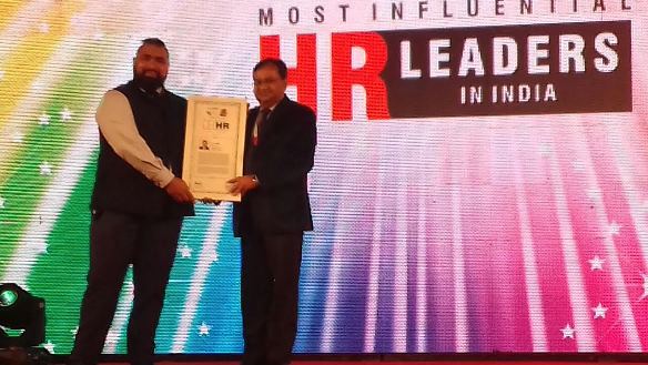 Shri A K Jain M D REIL conferred with CEO with HR Orientation Award