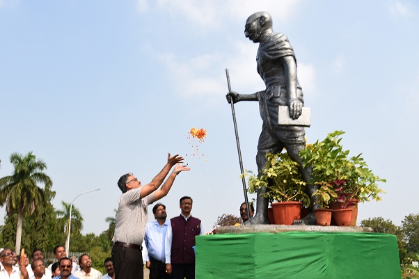 Shri AK Saxena Director Operations RINL inaugurated the QCFI