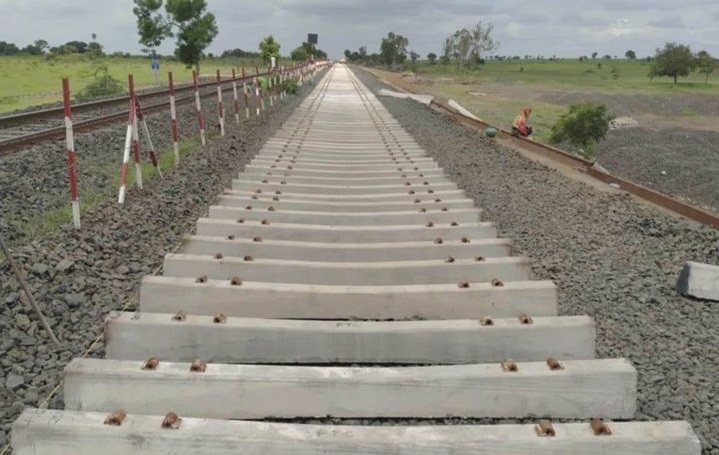 RVNL laying sleepers for Kulali-Savalgi doubling on Central Railway