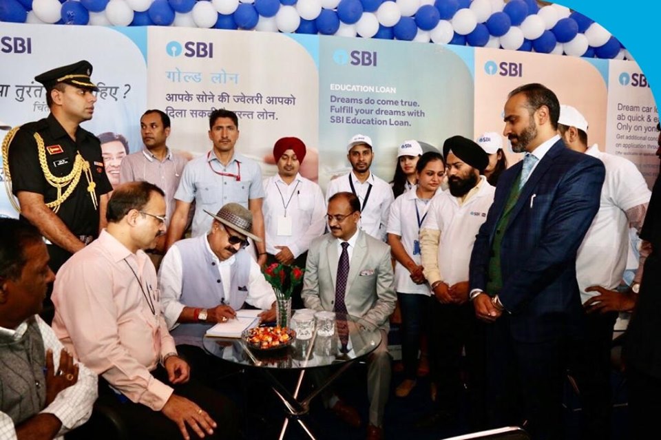 Shri VP Singh Badnore inaugurated the fair and was welcomed by CGM