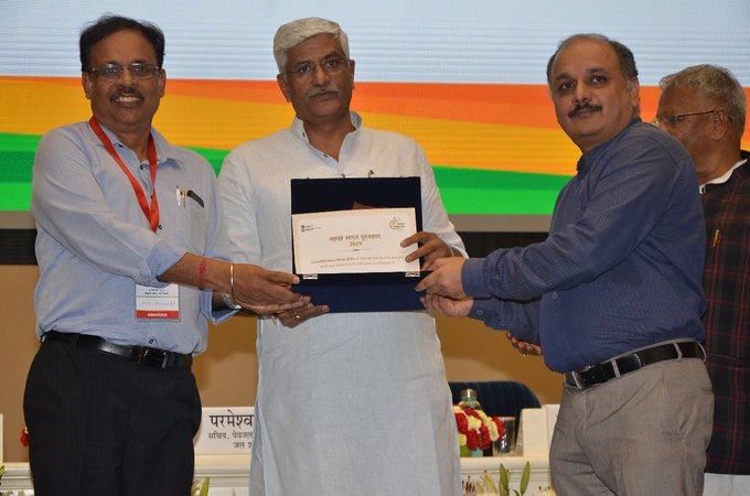 REC receives Swachh Bharat Puraskar