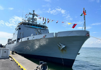 GRSE dibangun INS Sandhayak mlebu Singapura kanggo dina Nasional