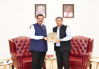 Maharashtra CM lauds BEML's role in Infrastructure and innovation
