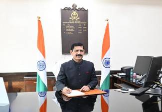 El Dr. Mayank Sharma assumeix el càrrec d'assessor financer (Serveis de Defensa)