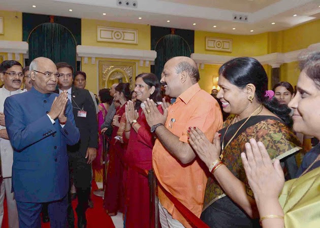 The President Shri Ram Nath Kovind meeting the visitors