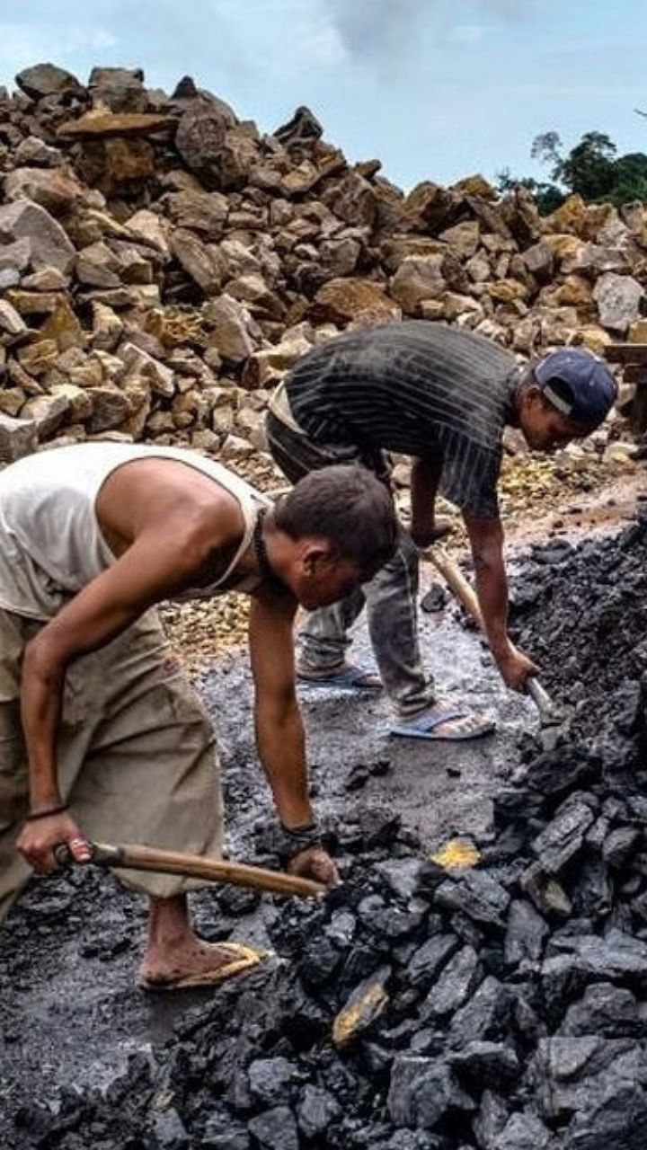 Coal India has increased wages of contractors' workers engaged in mining.