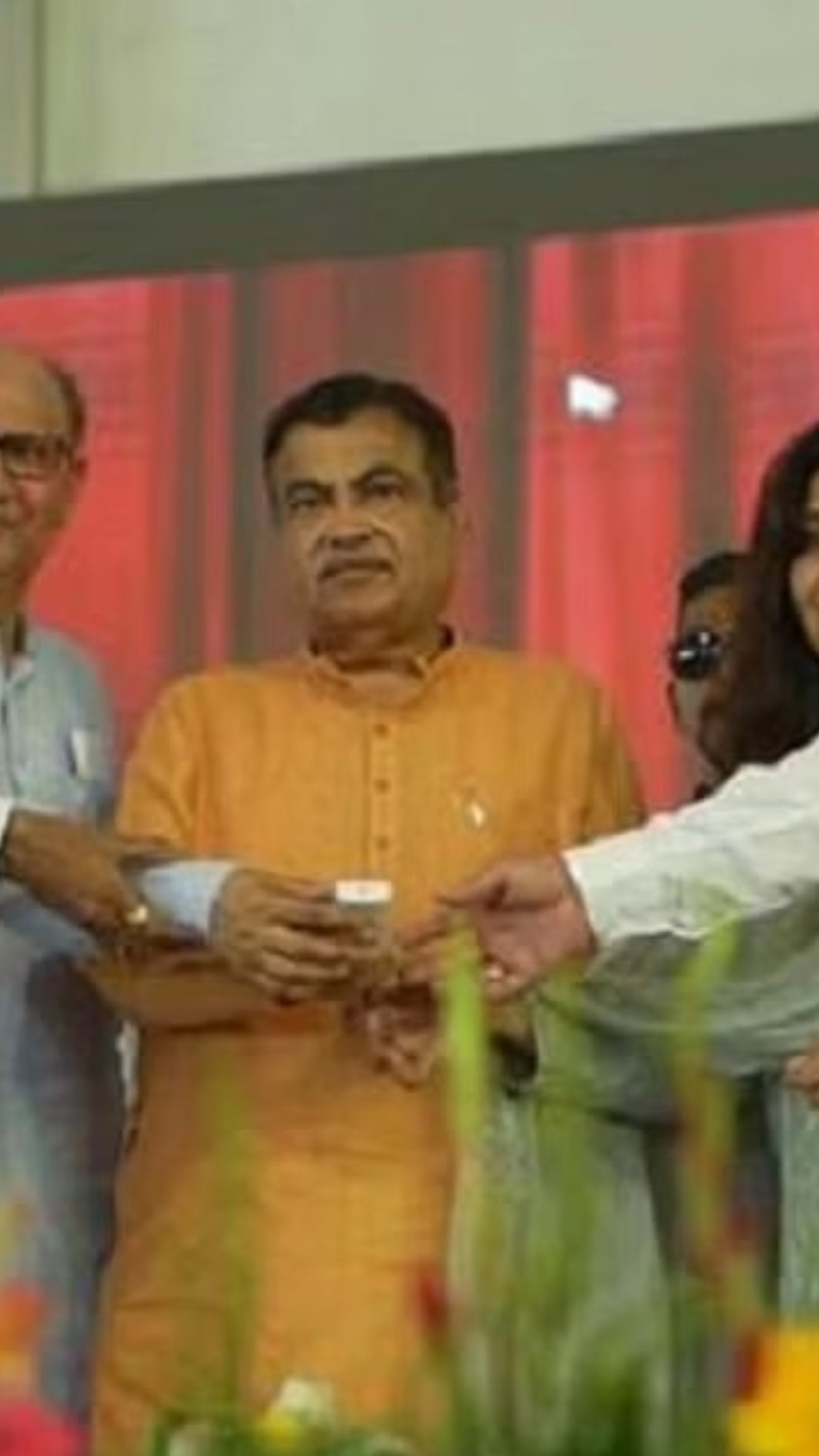 Nitin Gadkari merasmikan 3 projek NH bernilai Rs 3695 cr