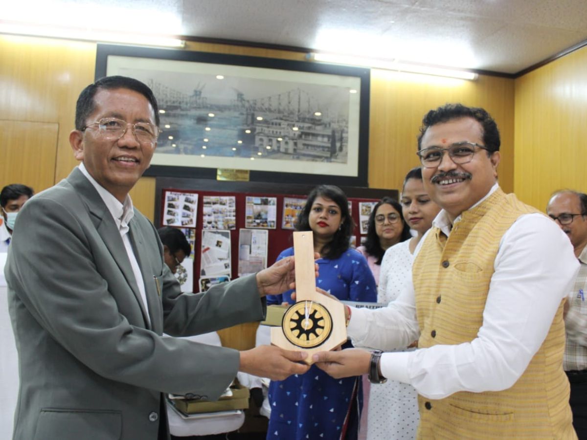 Tawagar daga Ma'aikatar Sufuri & Sadarwa, Union of Myanmar Visit Braithwaite & Co. Ltd.