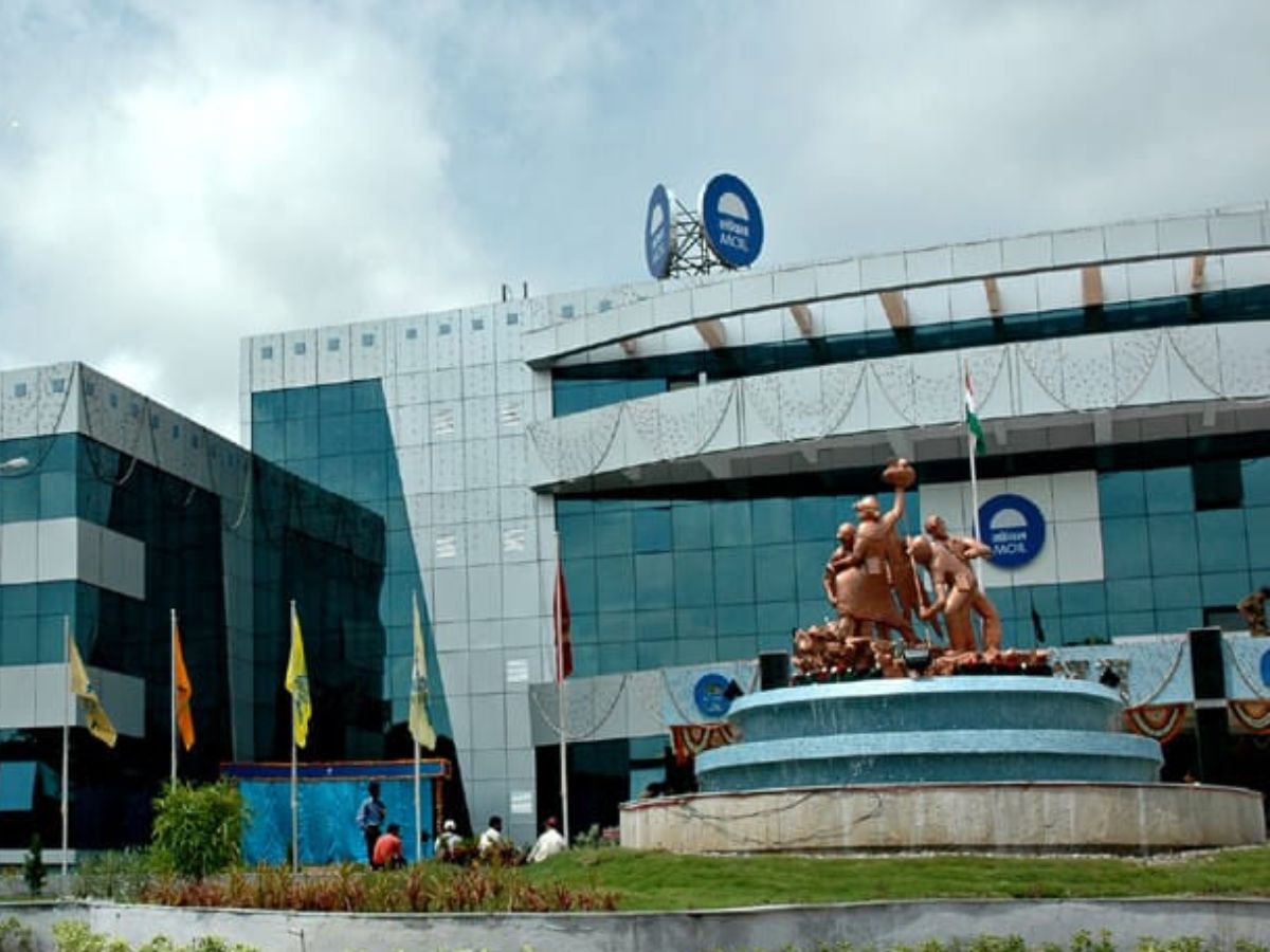 MOIL Shares gains higher as PSU posts Highest-Ever July Production in FY 26