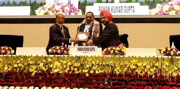 NBCC,_CMD_honoured_with_a_Memento_in_the_36th_Indian_Engineering_Congress.jpg
